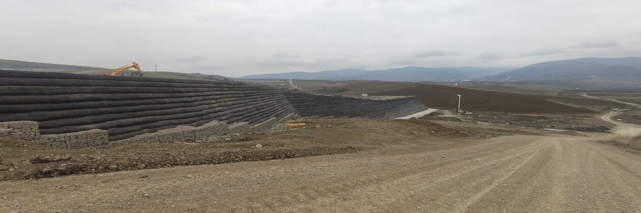 Yeşil İstinat Duvarı